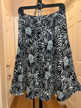 Harold's Black and White Floral Circle Skirt